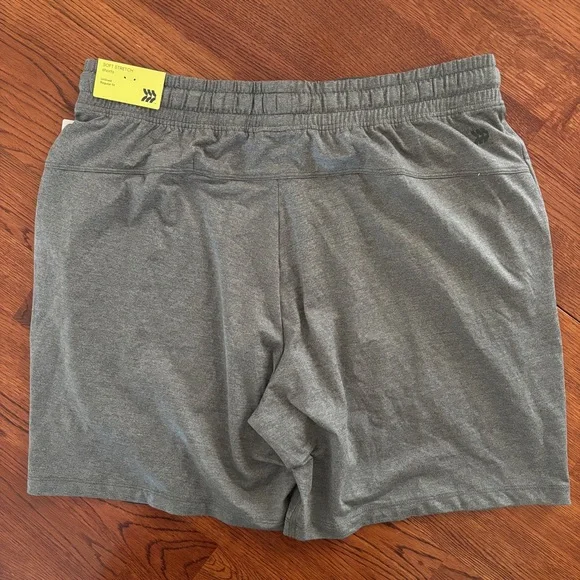 All In Motion Mens 7" Soft Stretch Shorts Side & Zippered Pocket Sz M Olive NWT - Picture 3 of 6
